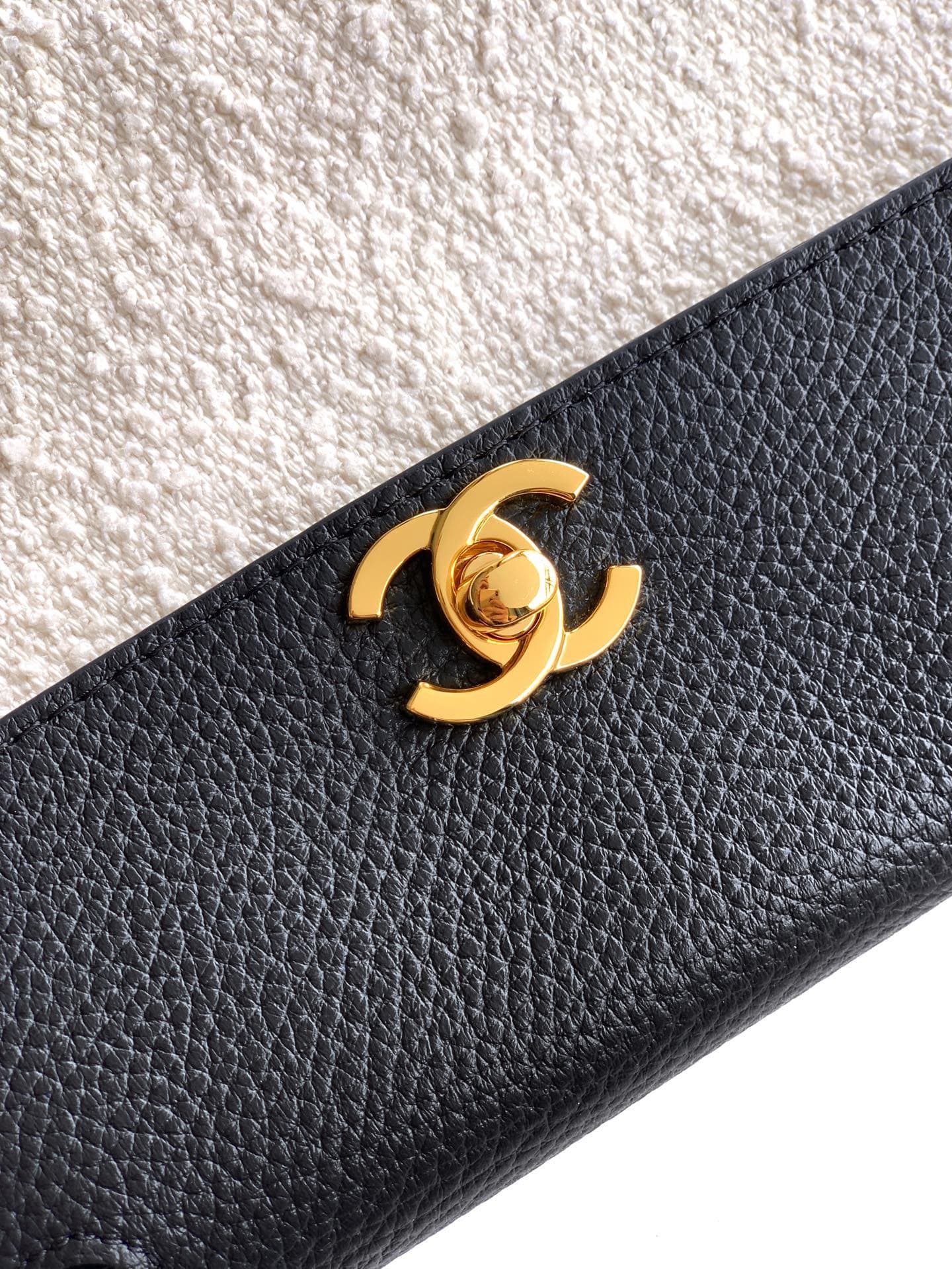 Chanel 26S Patchwork Tote Rep Bag 31cm Black Grained Leather Shearling image 5