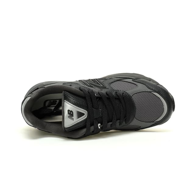 Chinese Phen New Balance Reps | Arch Support Black Sneakers | Yupoo image 4