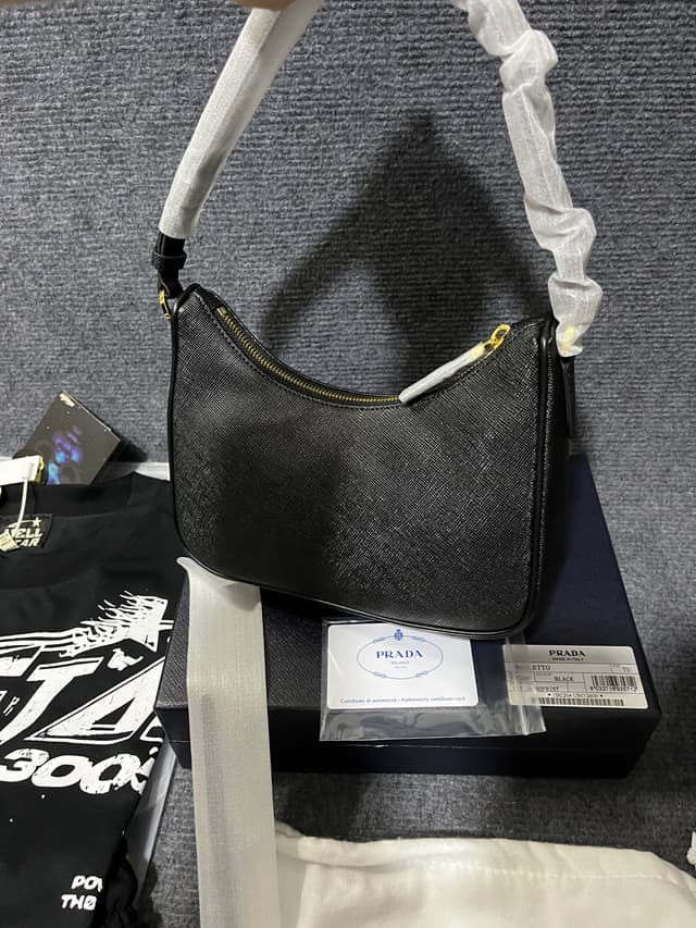 Hellstar Rep Graphic T-shirt Palm Angels Shorts Matching Set, Prada Rep Saffiano Leather Shoulder Bag | Yupoo image 4