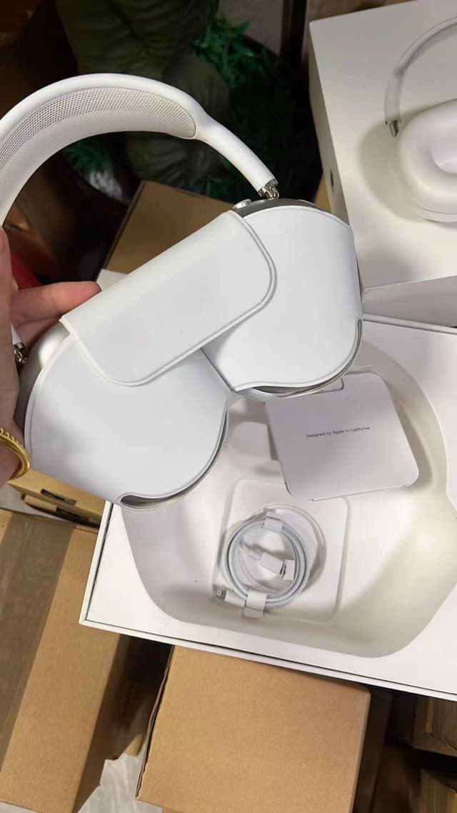 HuaQiangBei YupooPA AirPods Max Wireless Bluetooth Headphonesion | Yupoo Rep Electronics image 1