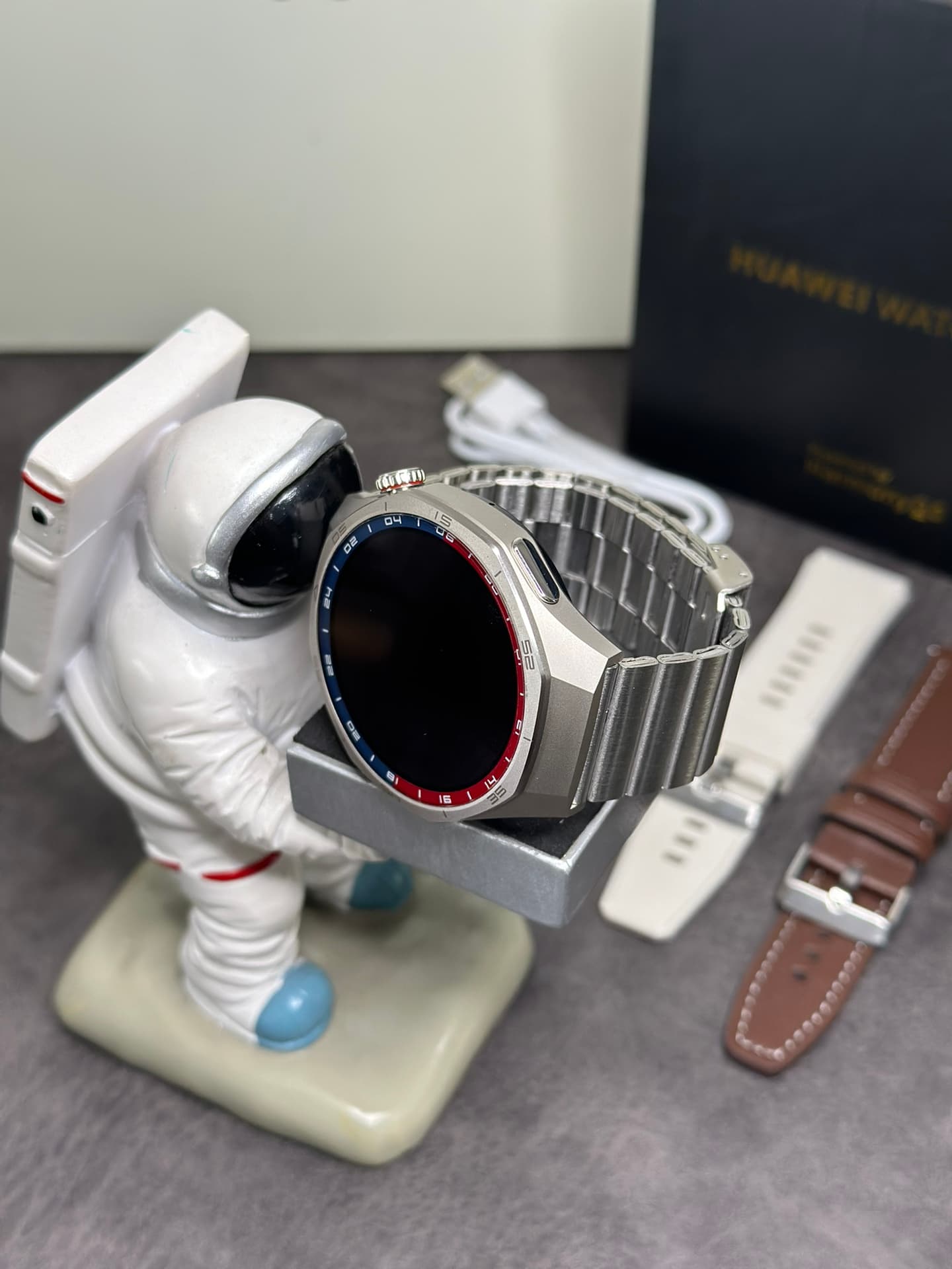 Huawei GT5 Pro Titanium 46mm Watch image 8