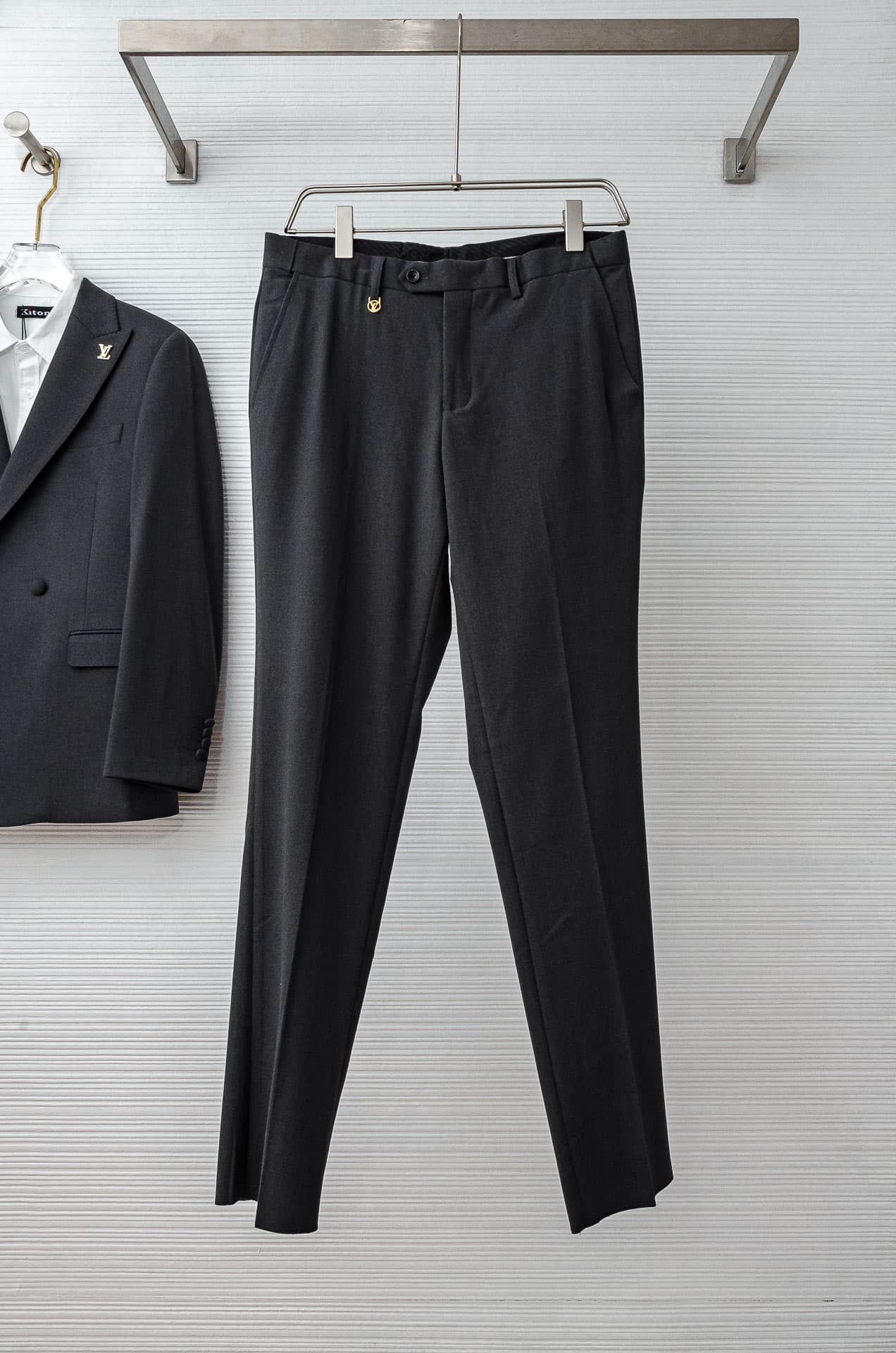 LV Rep Suit 2025FW | Complete Business Set dupe clothing | Yupoo image 1