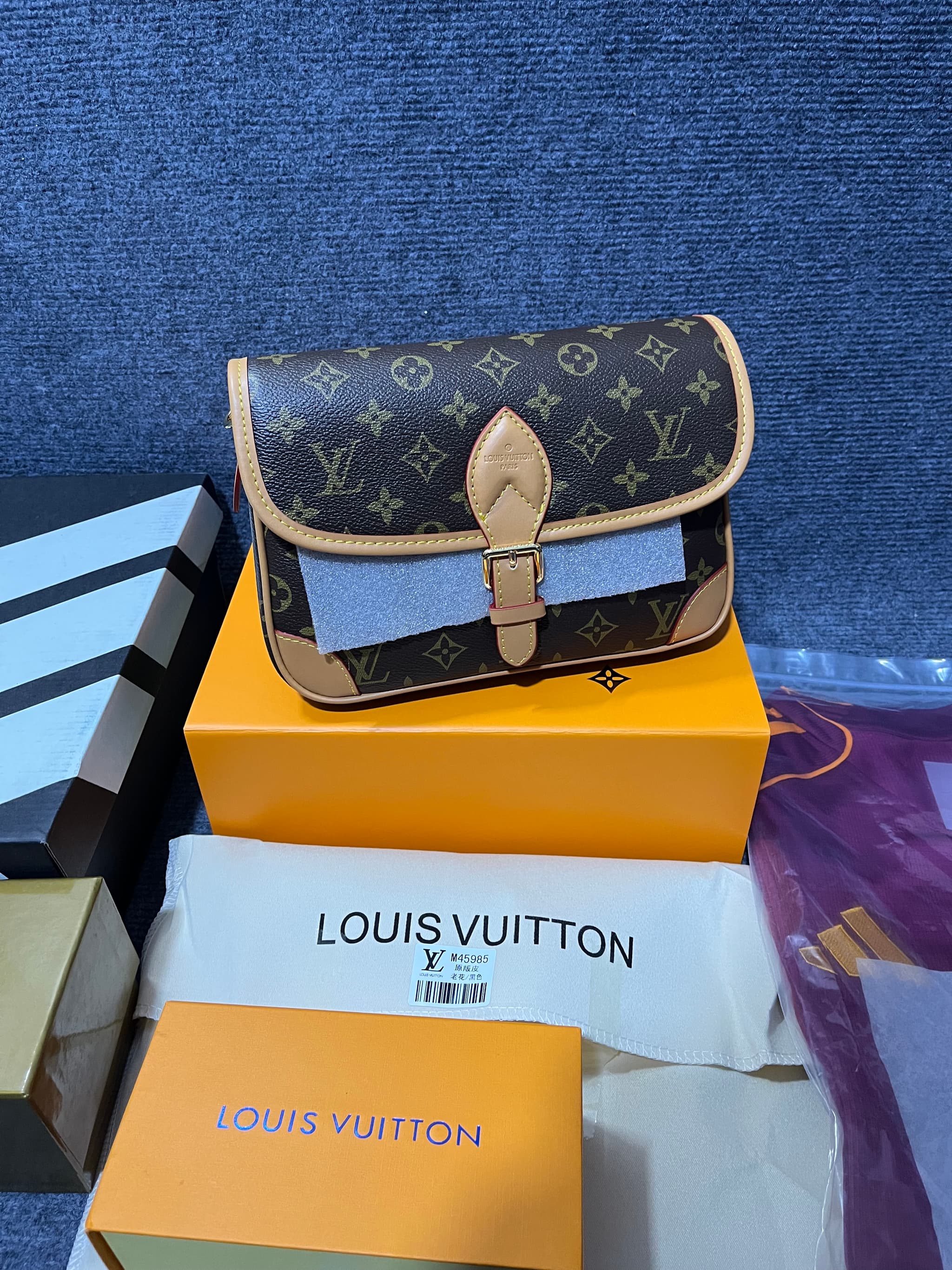 Louis Vuitton Classic Monogram Leather Flap Crossbody Messenger Bag Mirror quality M45985 | Yupoo Rep Bags