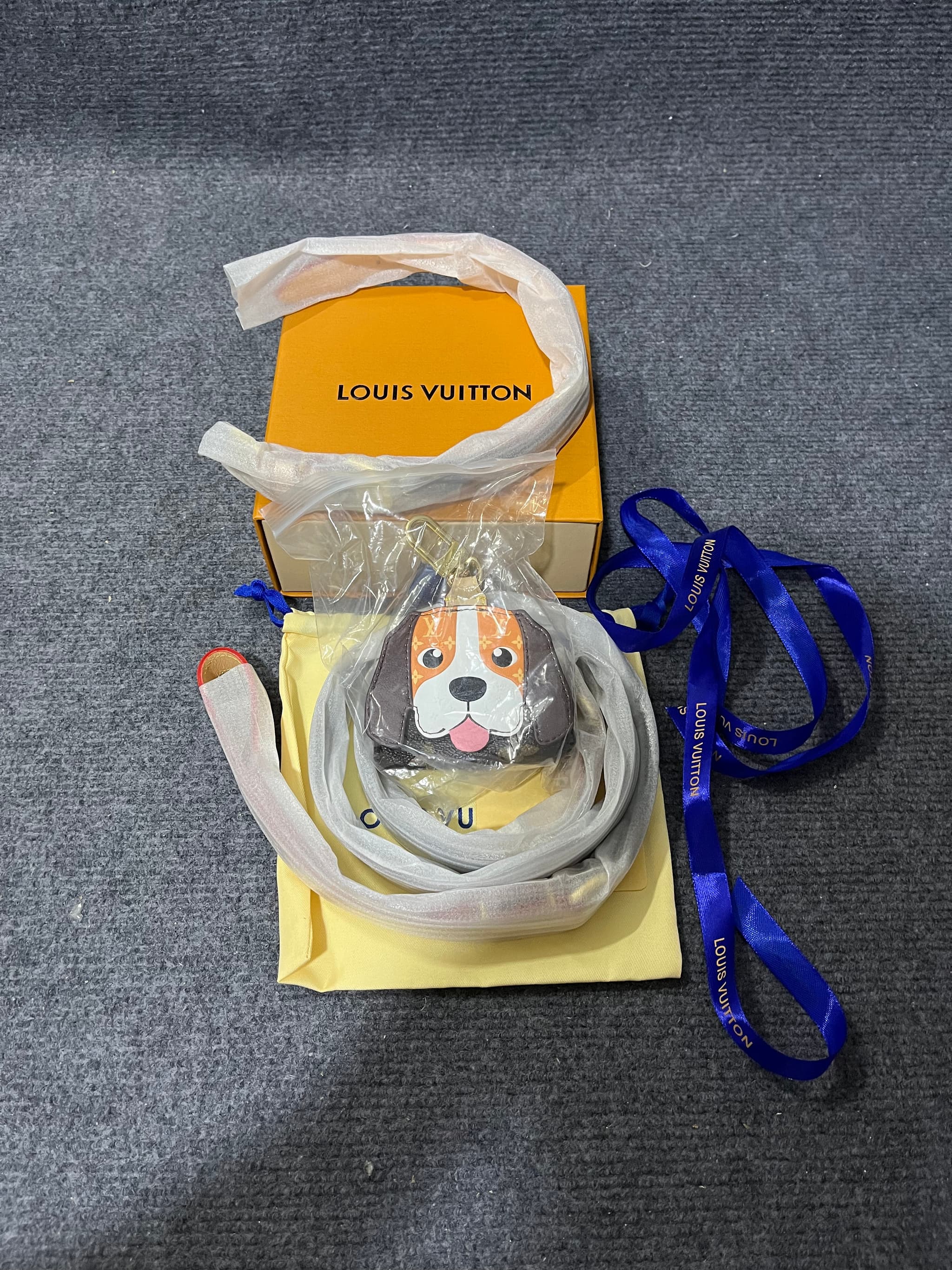 Louis Vuitton Mirror quality Genuine Leather Dog Leash, Pet Walking Strap With Cute Dog Pendant | Yupoo Rep Belts