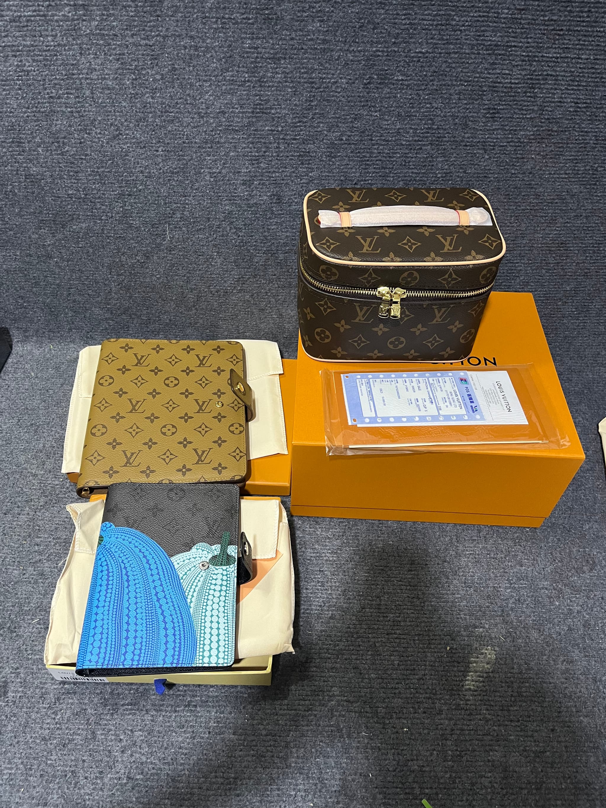 Louis Vuitton Rep Monogram Cosmetic Case Makeup Bag, Detachable Refill Notebook Diary Set | Yupoo