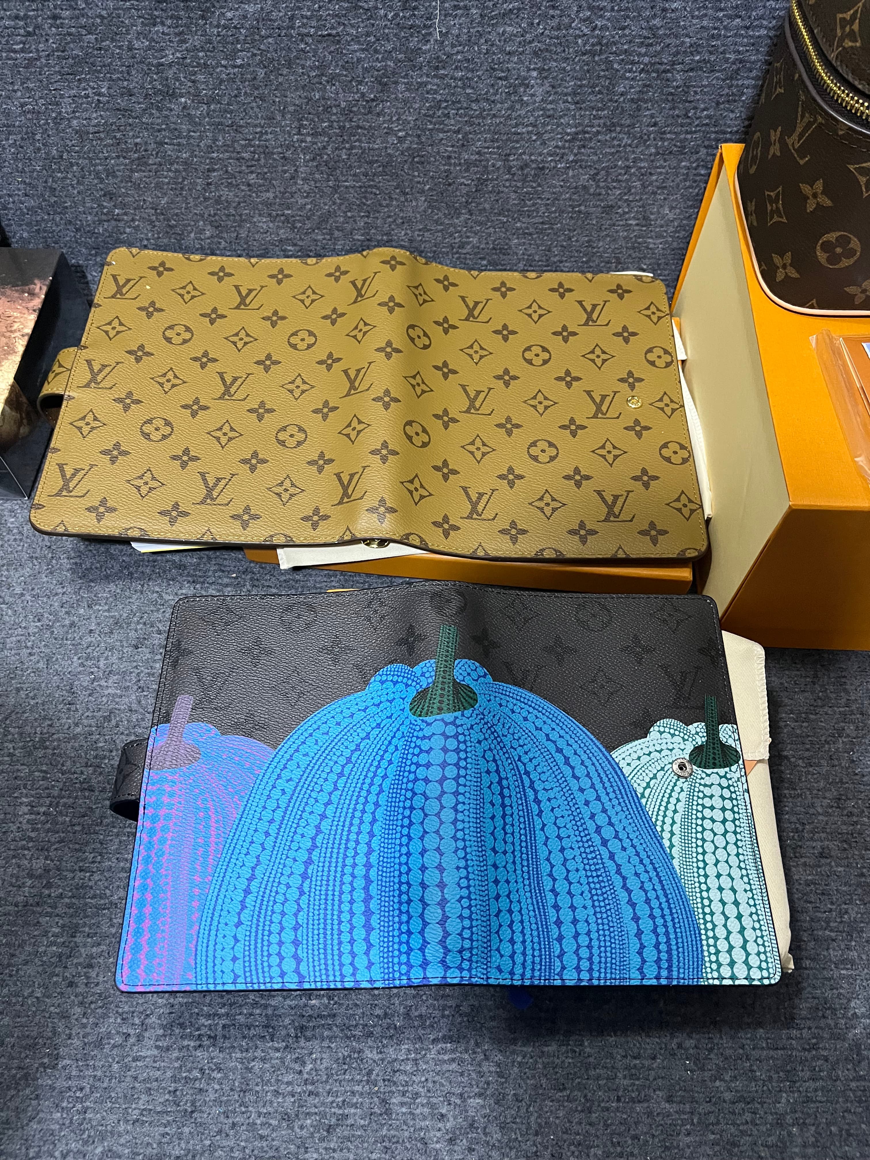 Louis Vuitton Rep Monogram Cosmetic Case Makeup Bag, Detachable Refill Notebook Diary Set image 3