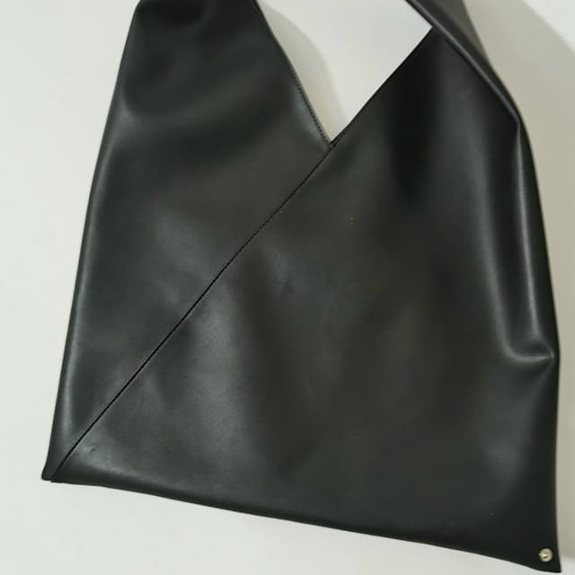 Margiela Classic Triangle Tote Bag – Minimal Design, Large Capacity | Yupoo Rep Bags image 3