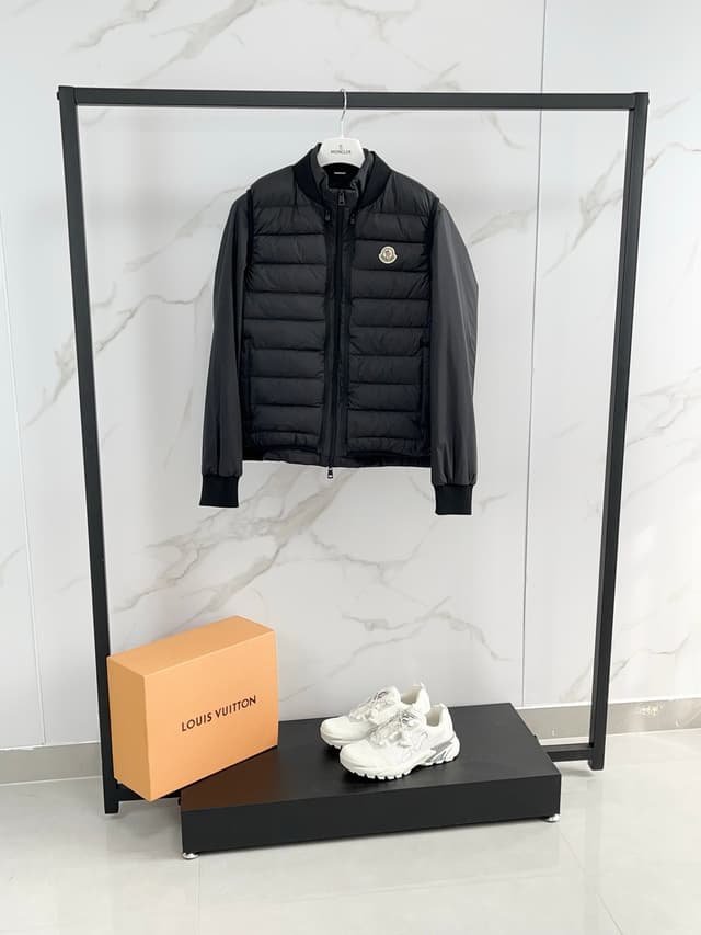 Moncler 2025 Men's Designer Down Jacket - Structured Tailoring | Yupoo Rep Clothing image 2
