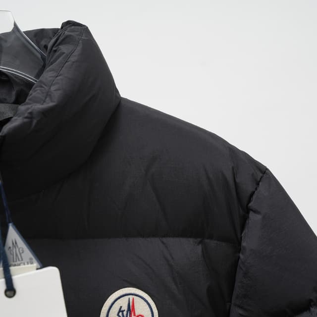Moncler Rep Jacket | Black Chest Logo Design | Yupoo image 5