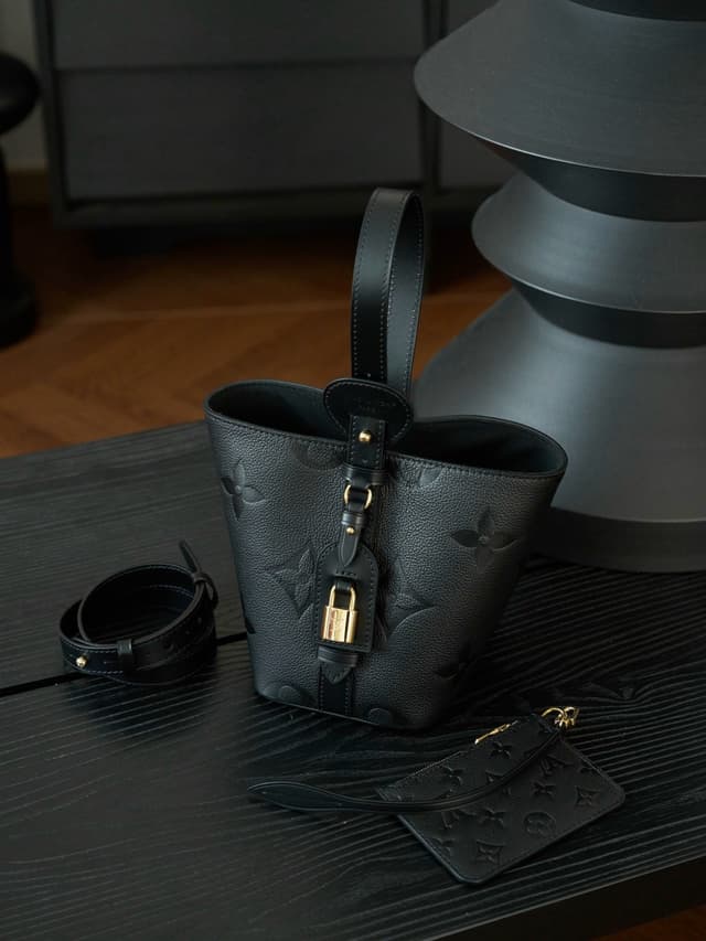 Rep Bag Louis Vuitton All In BB Handbag – Black | Yupoo image 3