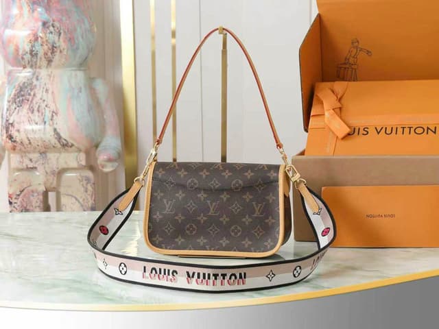 Rep Bag Louis Vuitton Diane Handbag – M45985 | Yupoo image 3