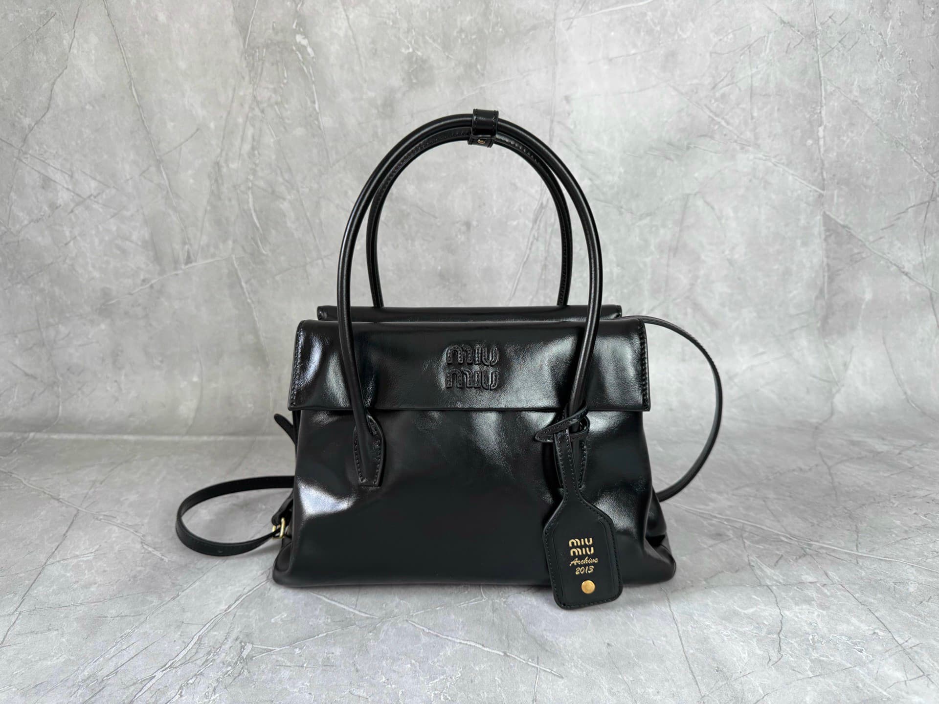 Rep Bag Miu Miu Solitaire Calfskin Handbag | Yupoo image 1