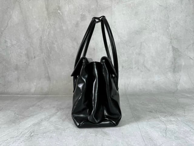 Rep Bag Miu Miu Solitaire Calfskin Handbag | Yupoo image 4