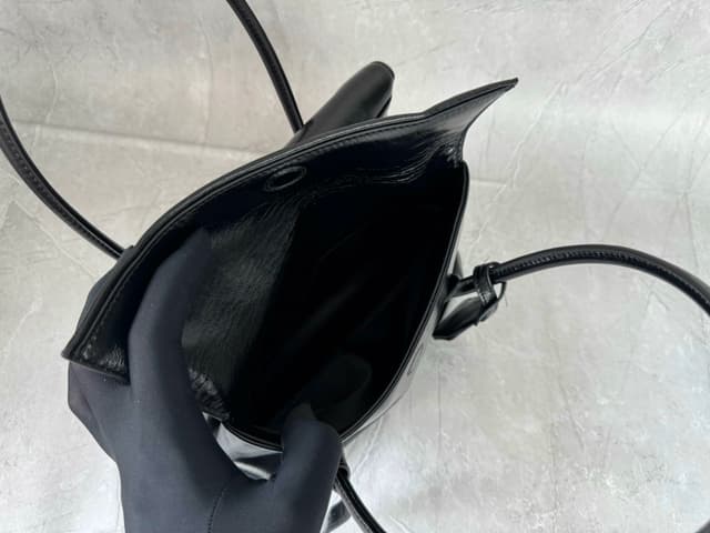 Rep Bag Miu Miu Solitaire Calfskin Handbag | Yupoo image 7