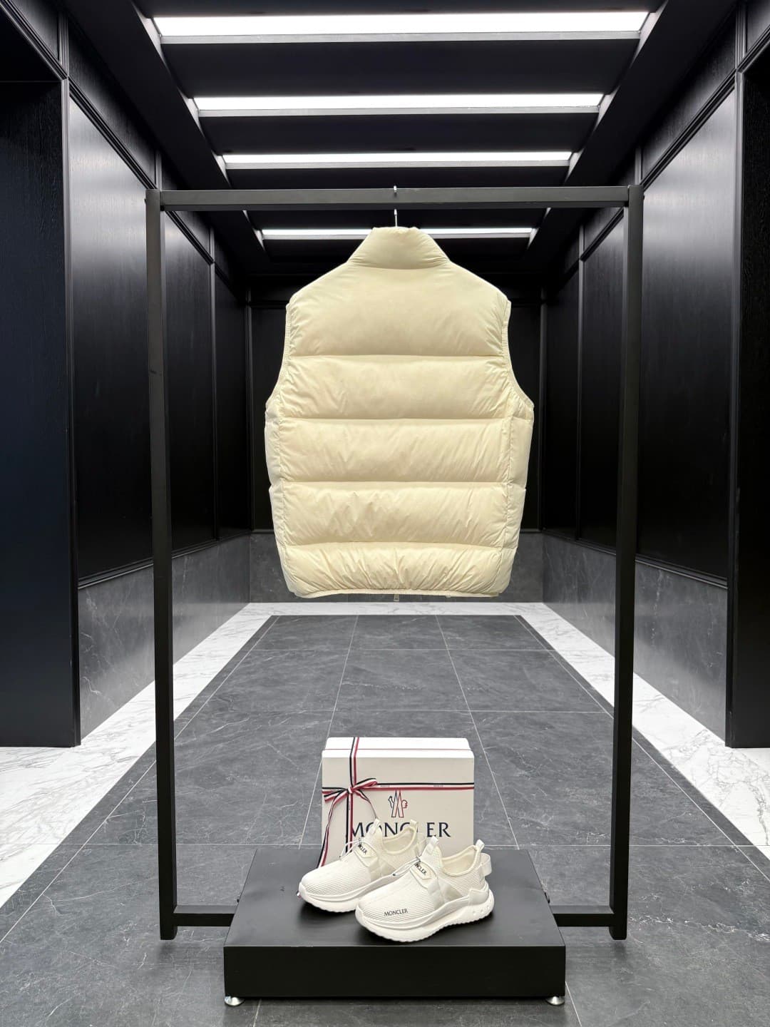 Rep Clothing:Moncler Almaz Unisex Down Vest - Duck Down, Matte Logo image 9