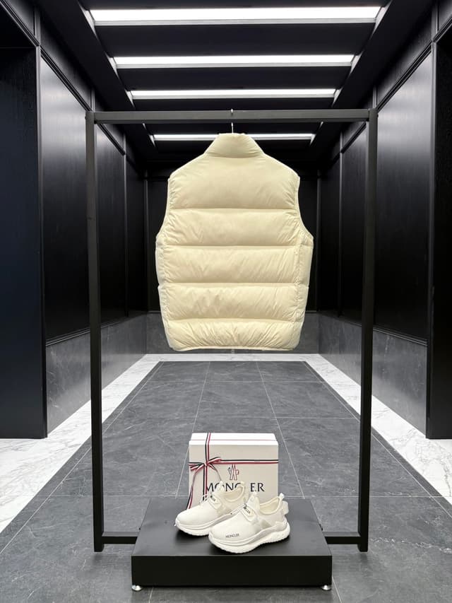 Rep Clothing:Moncler Almaz Unisex Down Vest - Duck Down, Matte Logo | Yupoo image 9