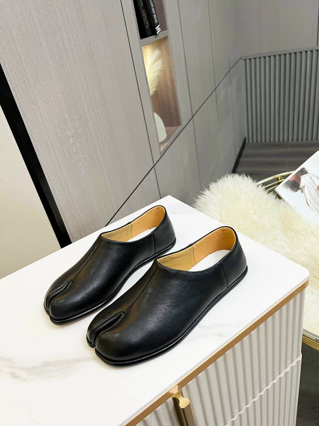 Rep Maison Margiela Tabi Split-Toe Leather Shoes – Italian Leather Sole | Yupoo image 5