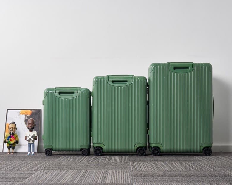Rep Rimowa Essential 832 Series Luggage image 2