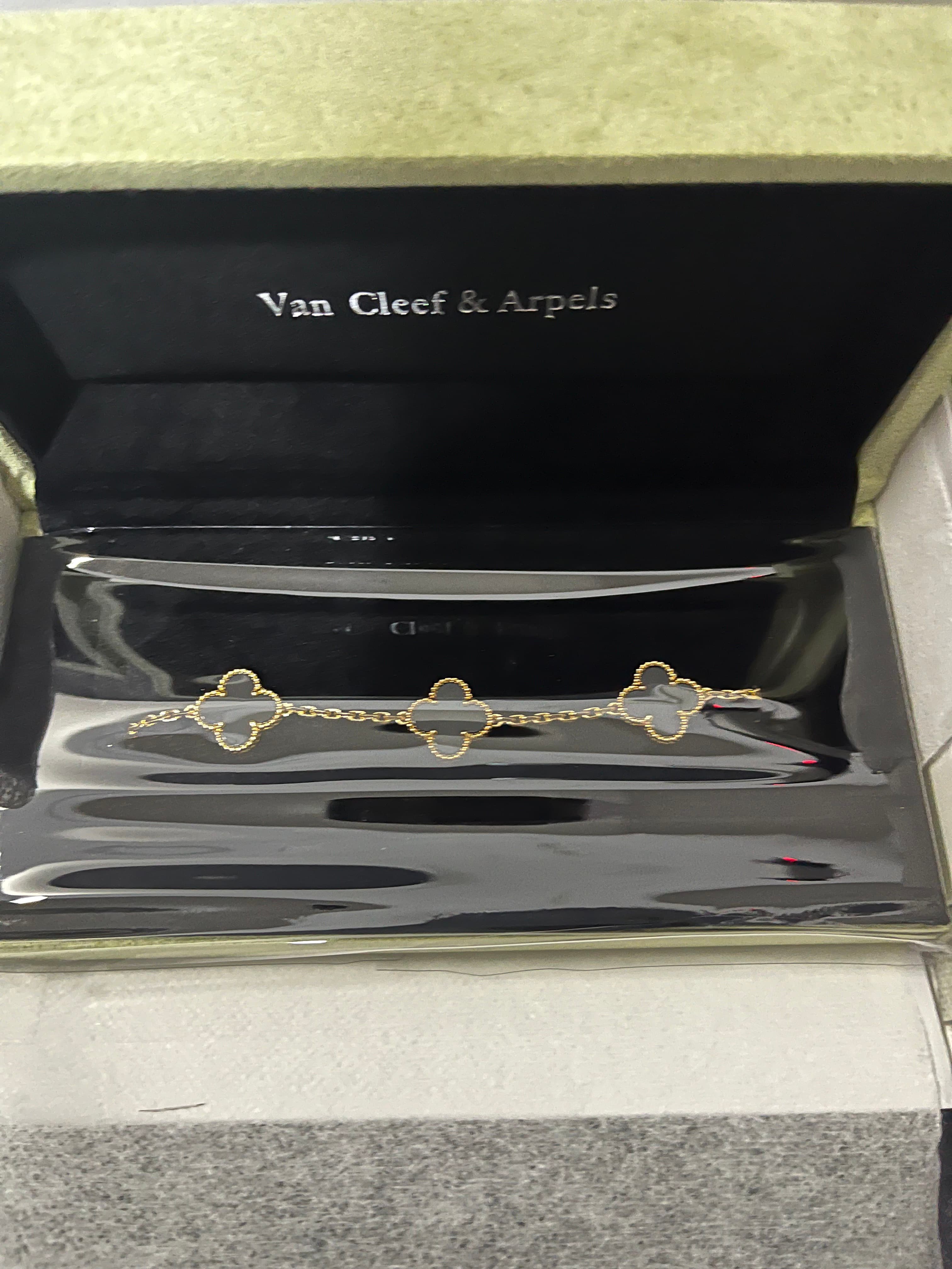 Van Cleef & Arpels Rep 18K Gold Plated Clover Necklace And Bracelet Jewelry Set For Women