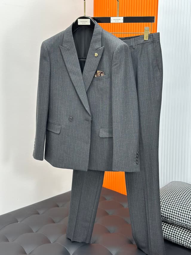 Versace Suits | Modern Business Attire Rep Clothing | Yupoo image 1