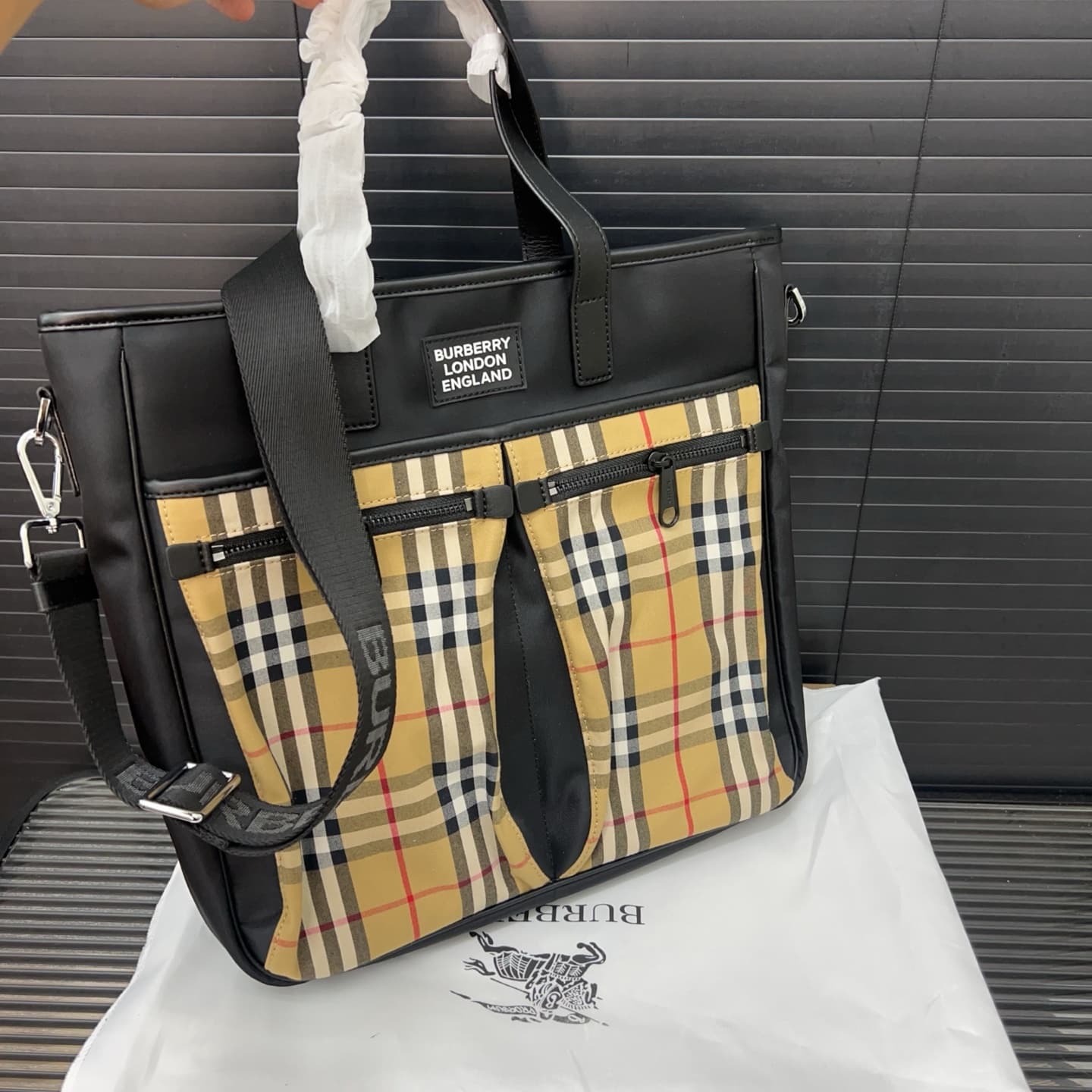 YUPOO Burberry Canvas Check Tote Bag – Unisex Style, 36x36cm image 4