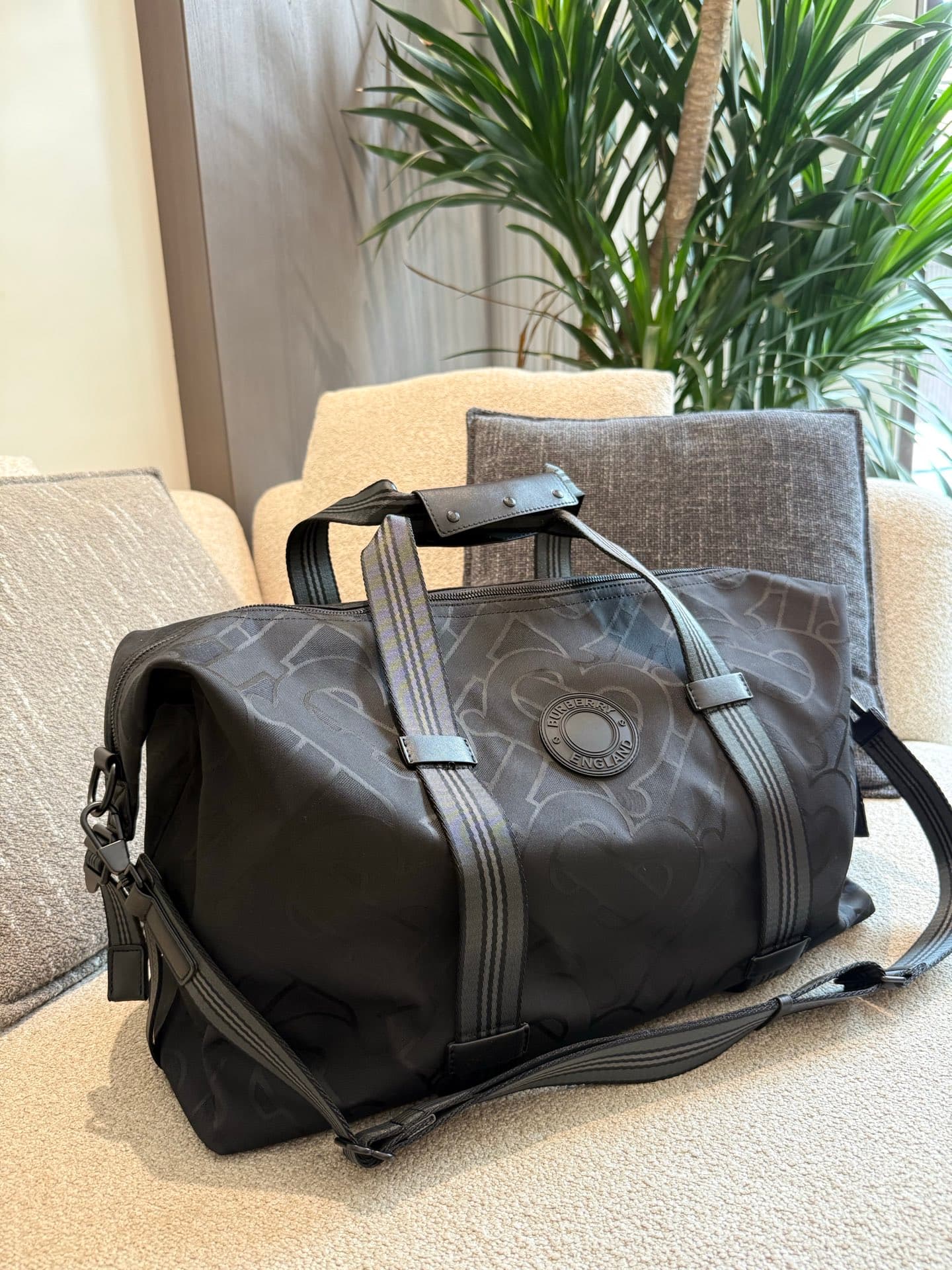 YUPOO Burberry New Unisex Travel Bag - Recycled Fabric & Leather, Spacious image 2