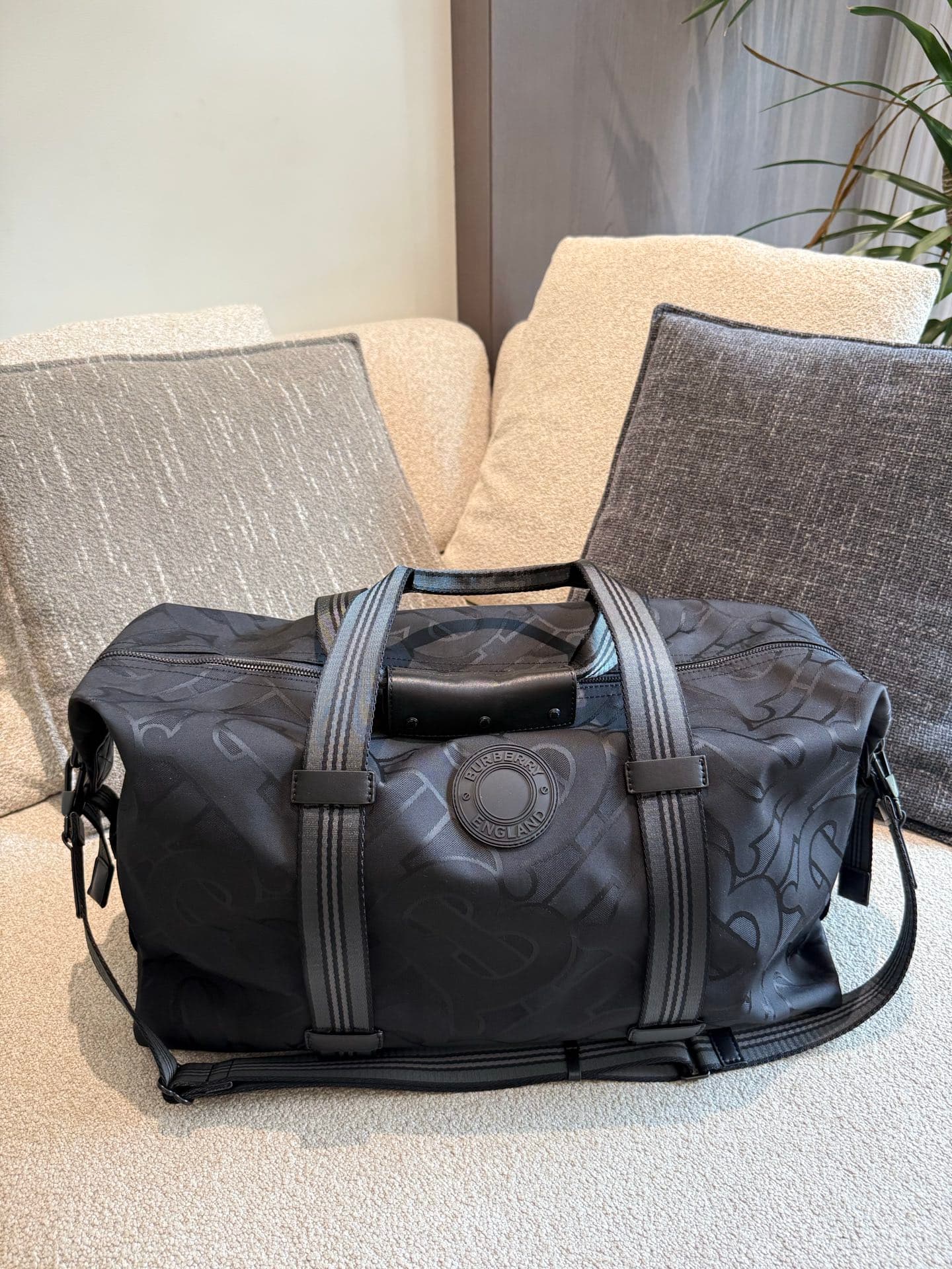 YUPOO Burberry New Unisex Travel Bag - Recycled Fabric & Leather, Spacious image 8