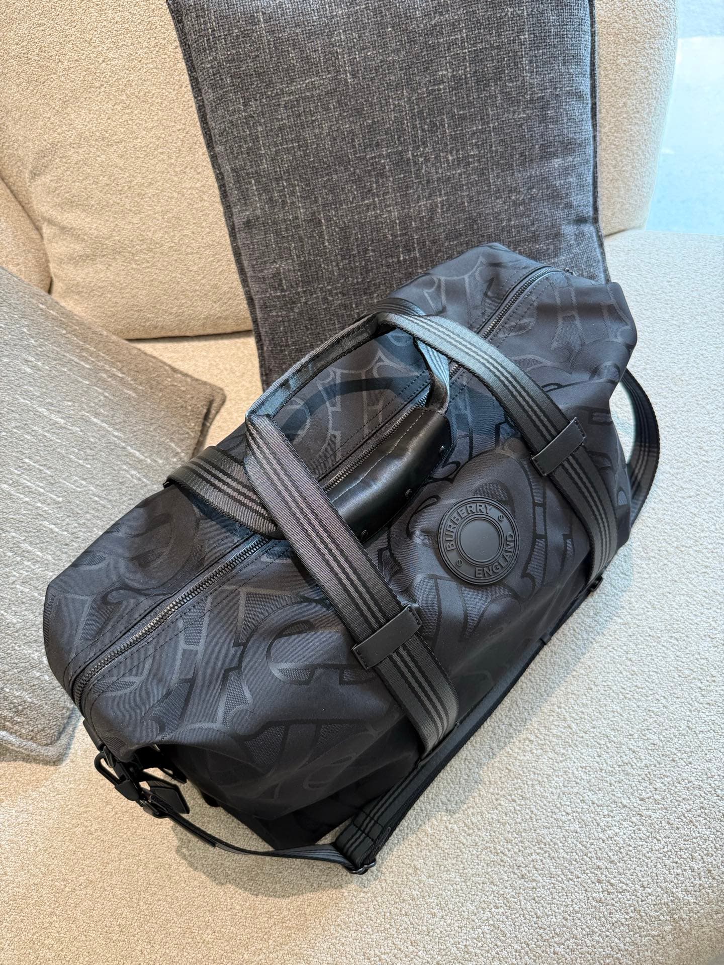 YUPOO Burberry New Unisex Travel Bag - Recycled Fabric & Leather, Spacious image 9