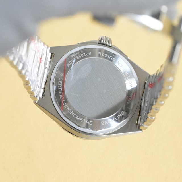 YUPOO Luxury Breitling Chronomat GMT Watch | Rep Watches image 9