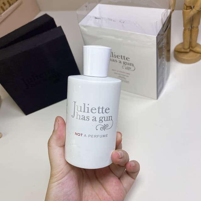 YUPOO Luxury Juliette Not A Perfume Molecular Scent | Rep Cosmetics image 3