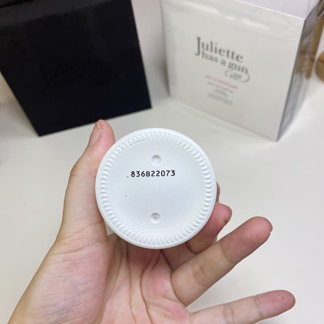 YUPOO Luxury Juliette Not A Perfume Molecular Scent | Rep Cosmetics image 4