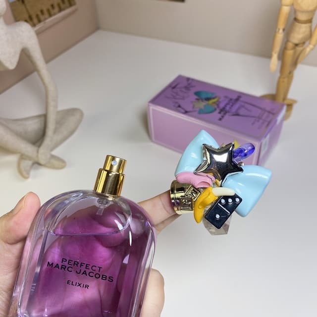 YUPOO Luxury Marc Jacobs Perfect Elixir | Rep Cosmetics image 8