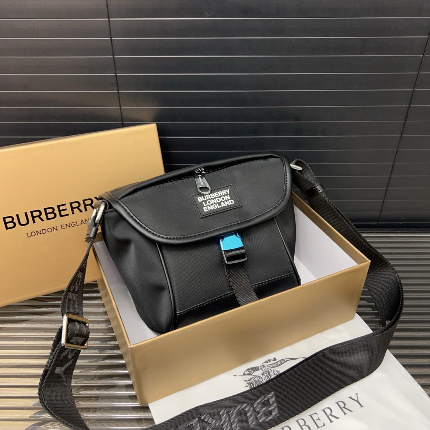 Yupoo Burberry Printed Messenger Bag - Unisex Crossbody/Shoulder Bag, 18x21cm | Rep Bags