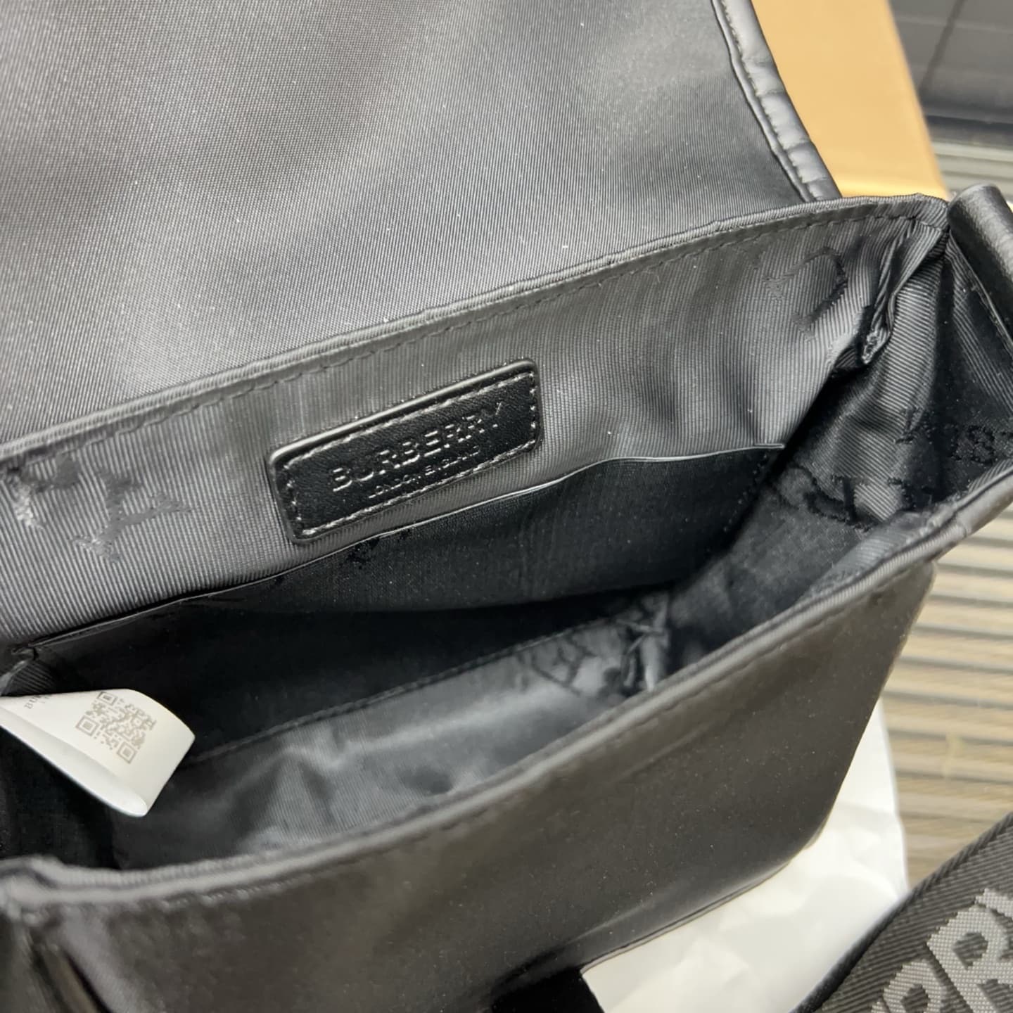 Yupoo Burberry Printed Messenger Bag - Unisex Crossbody/Shoulder Bag, 18x21cm image 9