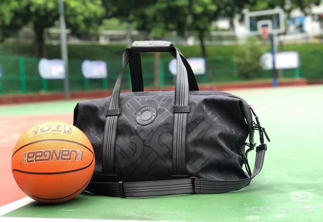 Yupoo Burberry Travel Bags - Combining Elegance and Functionality | Rep Bags image 3