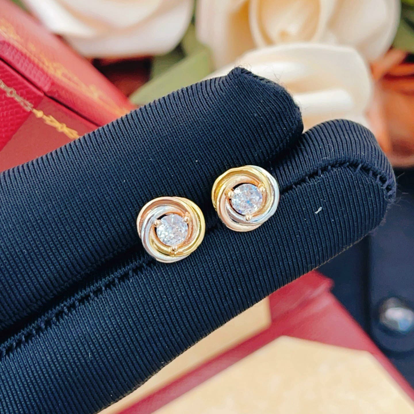 Yupoo Cartier Twisted Tri-Color Diamond Earrings image 2