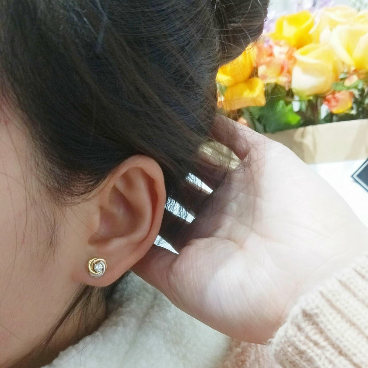 Yupoo Cartier Twisted Tri-Color Diamond Earrings image 9