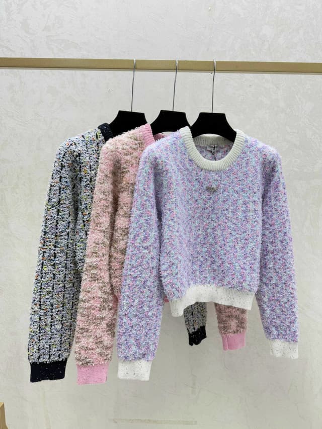 Yupoo Chanel Fall Winter Contrast Sequin Round Neck Knit Sweater | Rep Clothing image 3