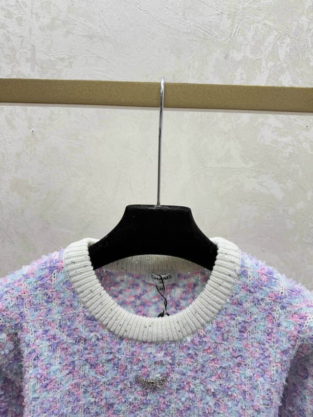 Yupoo Chanel Fall Winter Contrast Sequin Round Neck Knit Sweater | Rep Clothing image 6