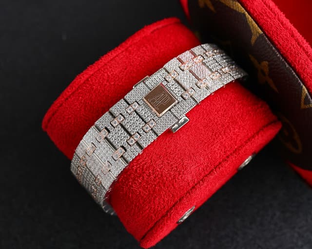 YupooPA AP Royal Oak 50th 15510 Men's Watch with Diamond Bezel | Yupoo Rep Watches image 9