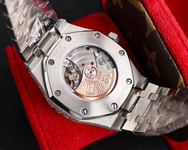 YupooPA AP Royal Oak 50th 15510 Men's Watch with Diamond Bezel | Yupoo Rep Watches image 8