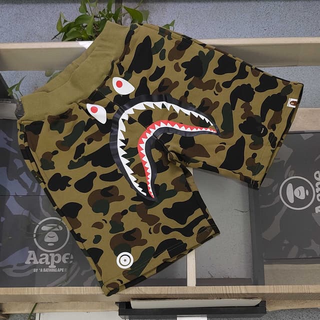 YupooPA Bape ABC Camo Shark Shorts reps clothes | Yupoo image 3