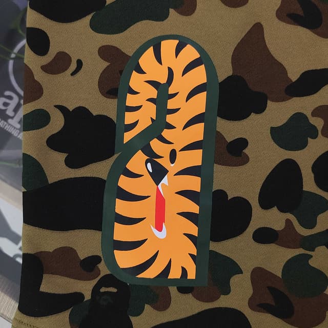 YupooPA Bape ABC Camo Shark Shorts reps clothes | Yupoo image 5
