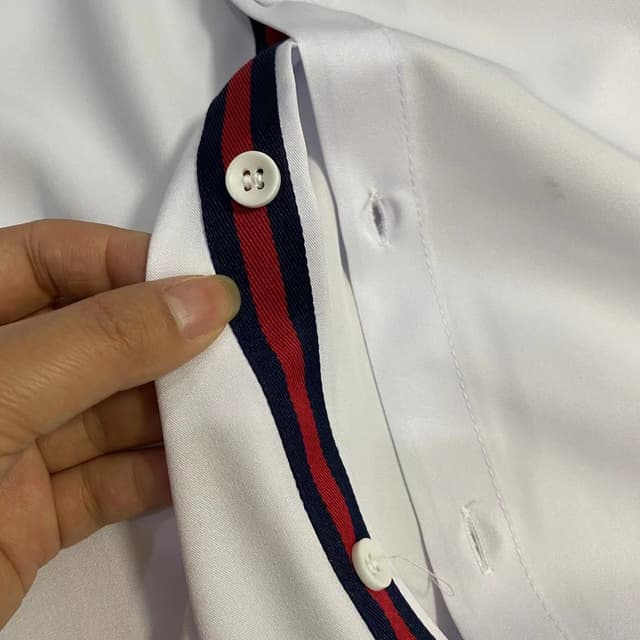 YupooPA GUCCI Bee Embroidery Stripe Wrinkle-Resistant Long-Sleeve Shirt | Yupoo Rep Clothing image 6