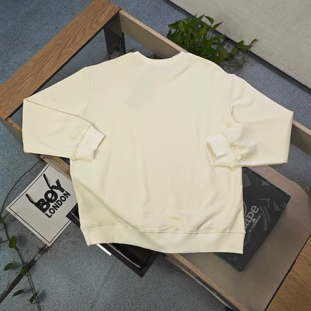 YupooPA Gucci New Cartoon Red Dog Print Couples' Crewneck Sweatshirt | Yupoo Rep Clothing image 2
