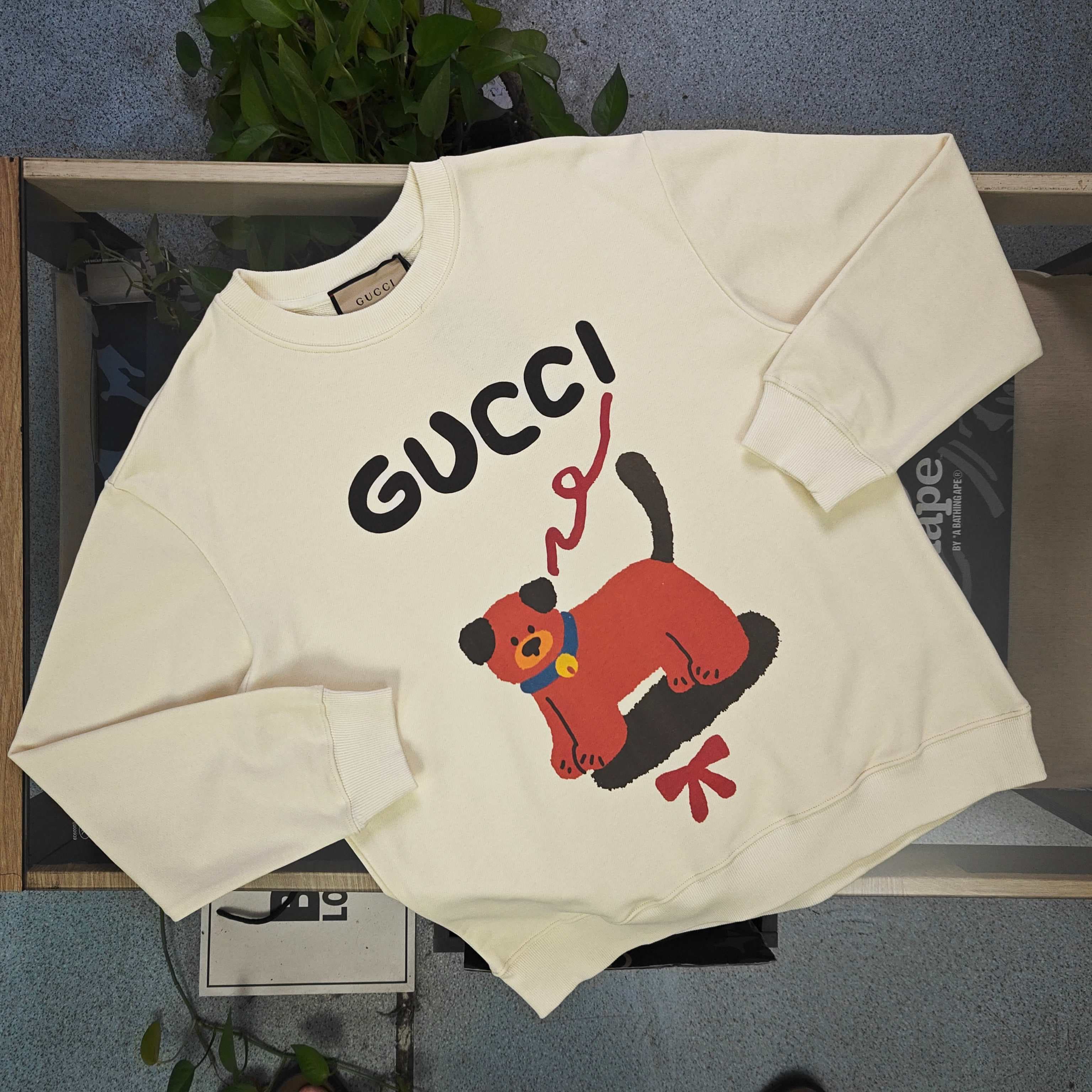YupooPA Gucci New Cartoon Red Dog Print Couples' Crewneck Sweatshirt image 3