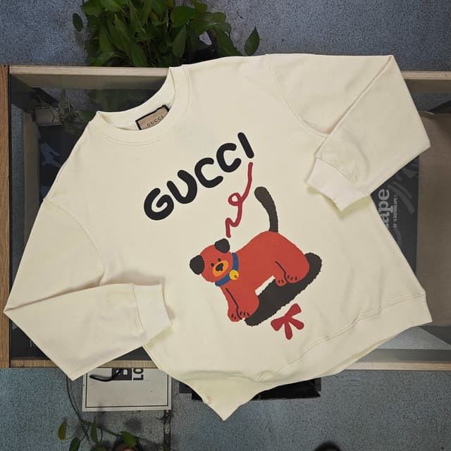 YupooPA Gucci New Cartoon Red Dog Print Couples' Crewneck Sweatshirt | Yupoo Rep Clothing image 3