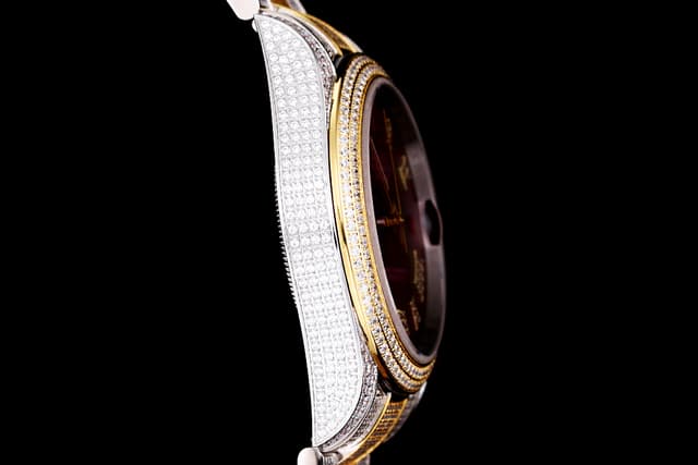 YupooPA Rolex Diamond AAA Zirconia Watch Red | Yupoo Rep Watches image 7