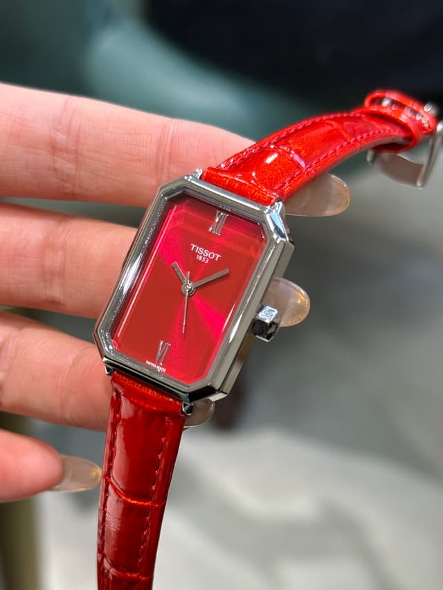 YupooPA Tissot Carissima "Little Beauty" Yu Shuxin Dupes Women's Watch 30MM | Yupoo Rep Watches image 3