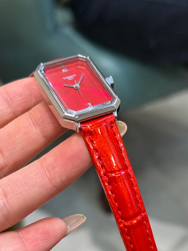YupooPA Tissot Carissima "Little Beauty" Yu Shuxin Dupes Women's Watch 30MM | Yupoo Rep Watches image 4